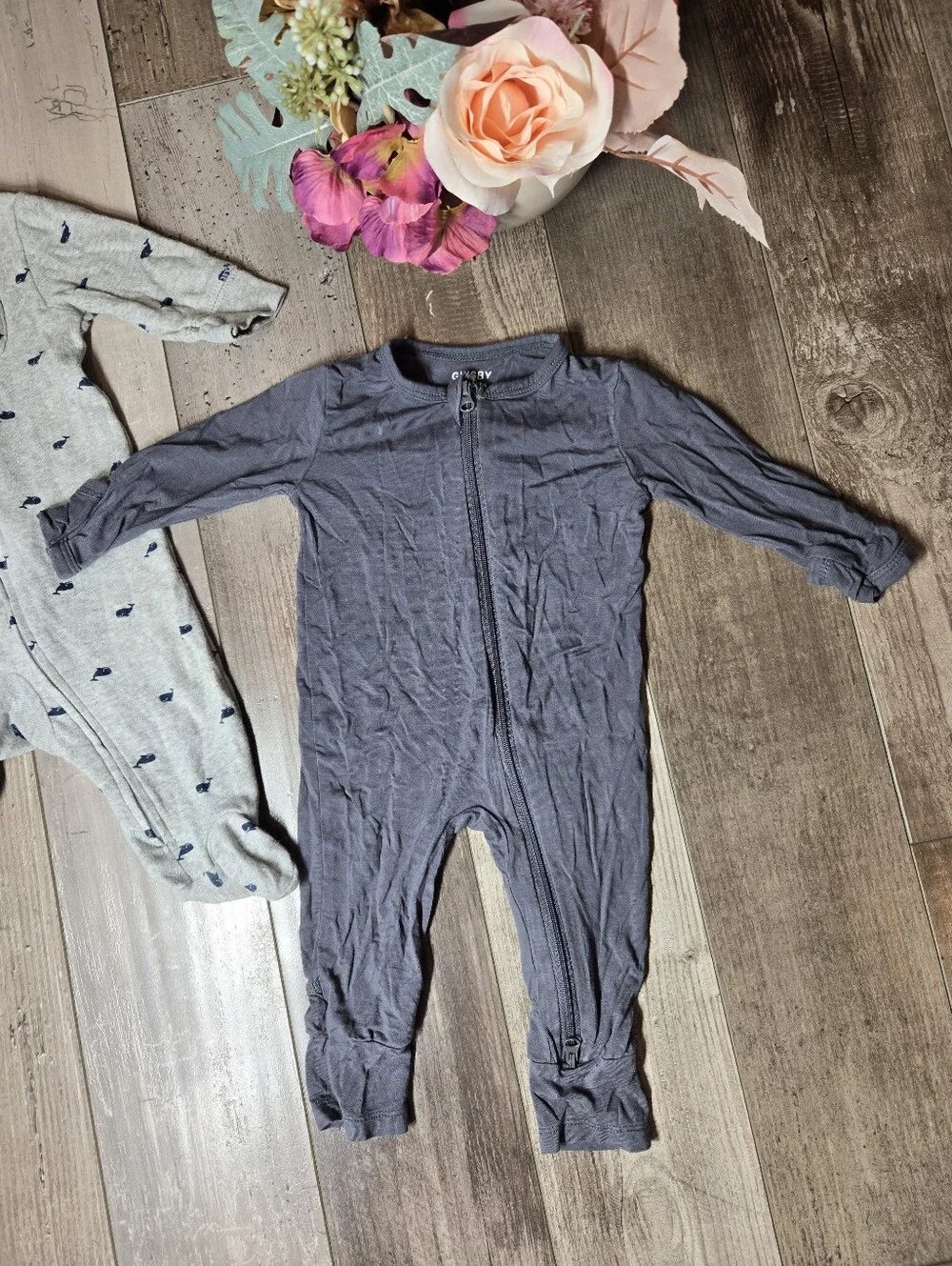 Guisby & Carter’s Baby Boy Sleepsuits – 2pc Bundle – Size 3–6M / 3M